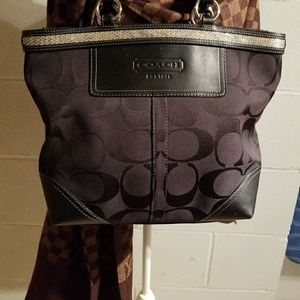 Coach tote bag authentic.